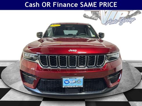 Certified 2025 Jeep Grand Cherokee Laredo X w/ Luxury Tech Group I AWD/4WD image 6