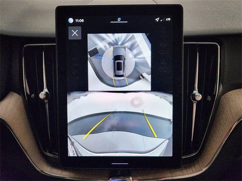 New 2026 Volvo XC60 B5 Plus w/ Protection Package Premier image 18