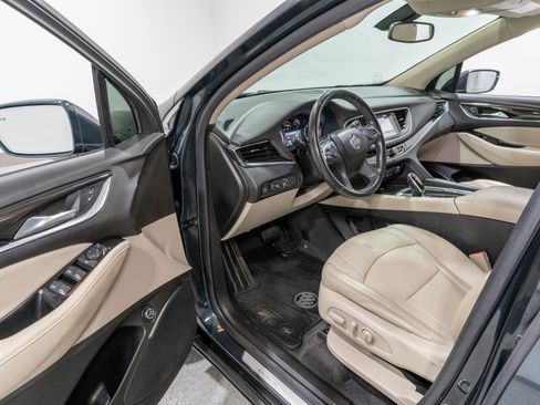 Used 2019 Buick Enclave Essence image 12