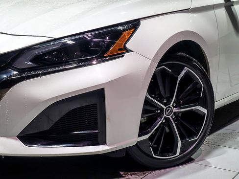 Used 2025 Nissan Altima 2.5 SR image 5