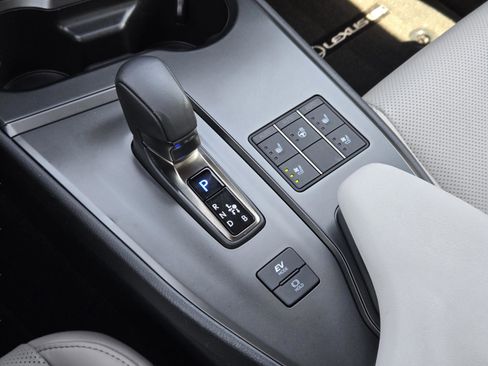 Certified 2025 Lexus UX 300h FWD w/ Accessory Package (Z1) image 15