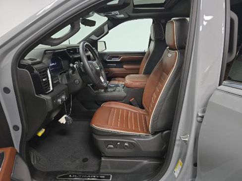 Used 2025 GMC Sierra 1500 Denali Ultimate image 9