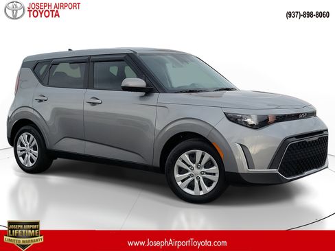 Used 2025 Kia Soul LX image 1