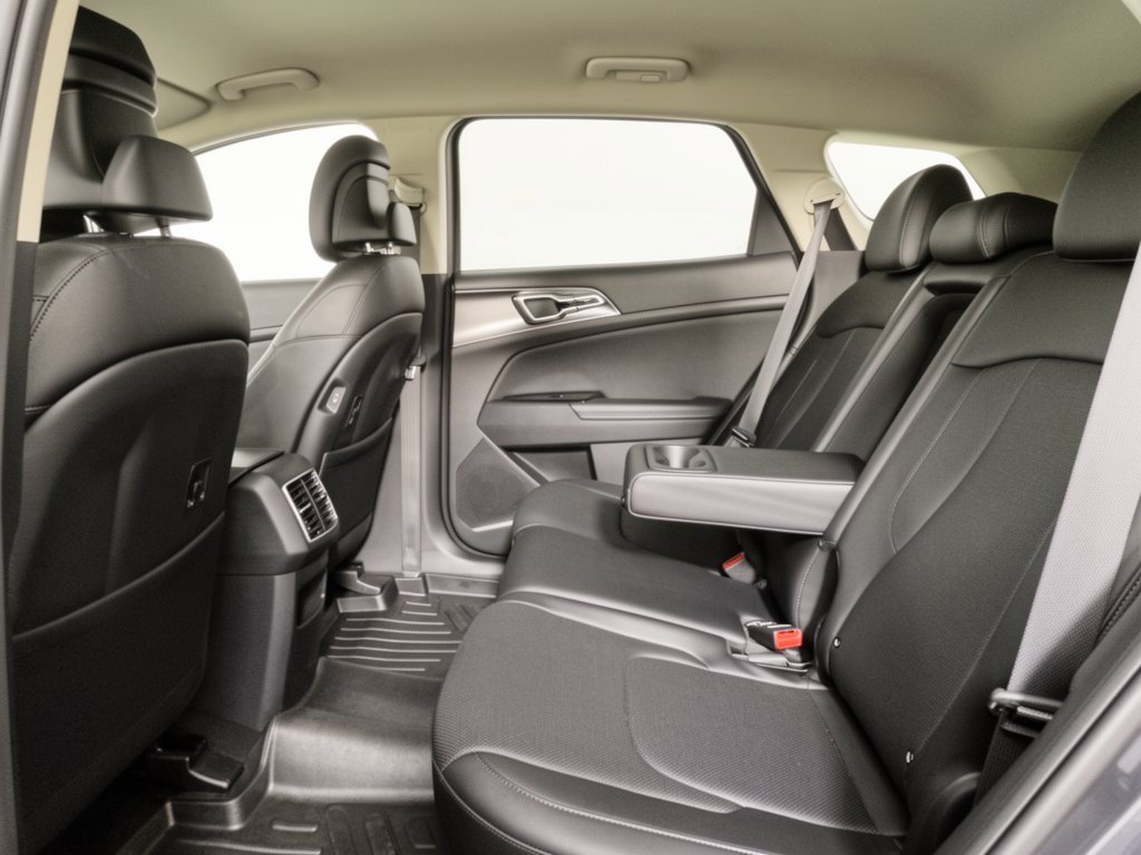 Used 2024 Kia Sportage EX FWD image 25