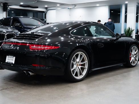 Used 2014 Porsche 911 Carrera 4S image 4