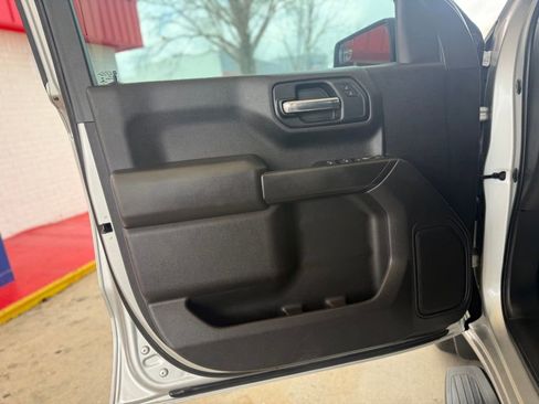 Used 2020 Chevrolet Silverado 1500 Custom w/ Custom Value Package image 13