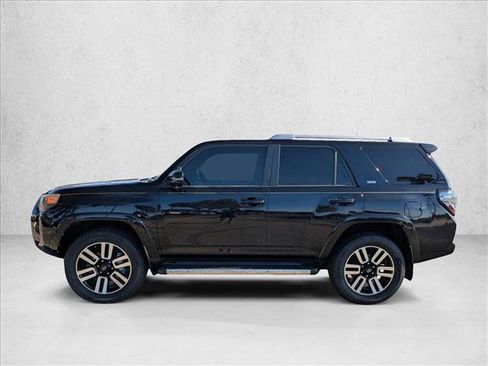 Used 2016 Toyota 4Runner SR5 Premium image 9