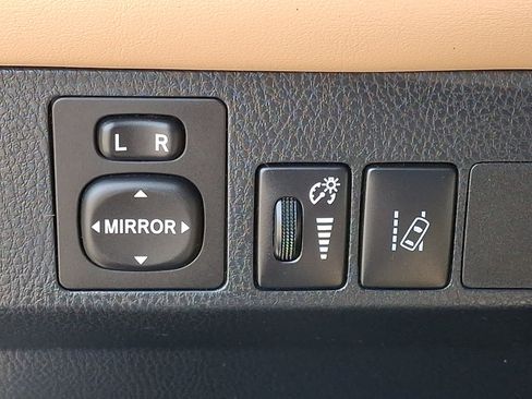 Used 2018 Toyota RAV4 XLE w/ Convenience Package AWD/4WD image 25