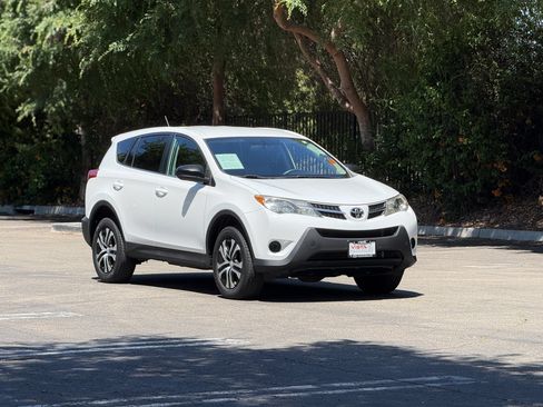 Used 2015 Toyota RAV4 LE FWD image 7