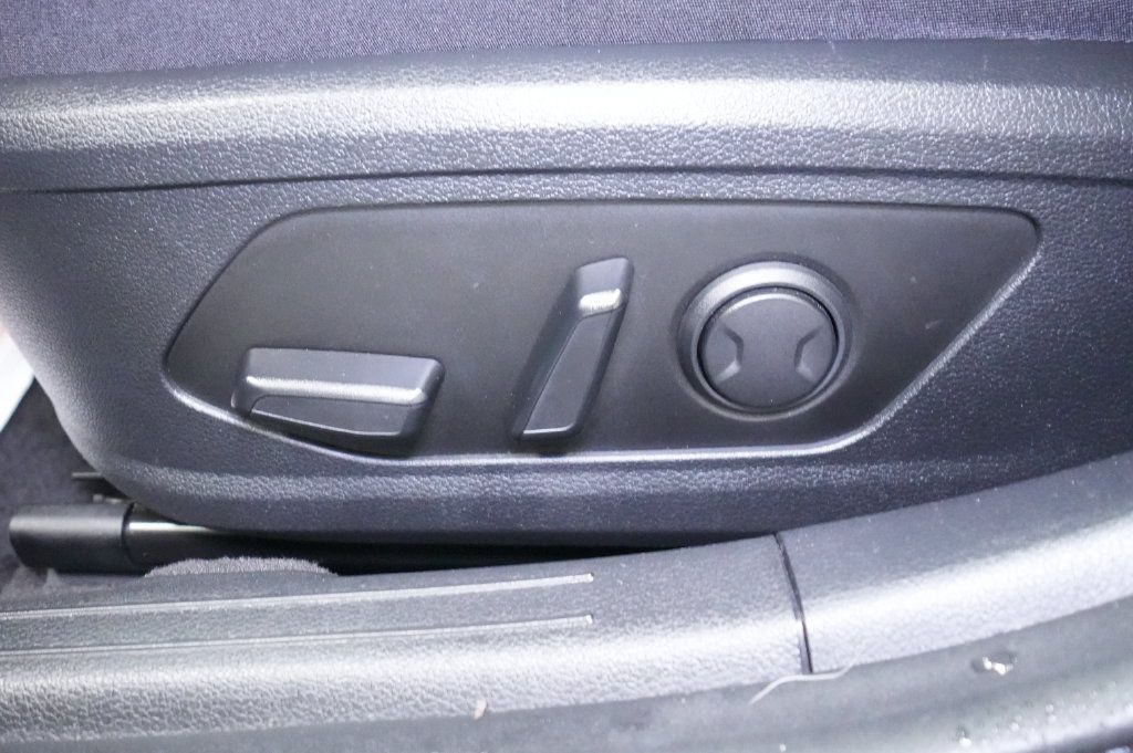 Used 2023 Hyundai Sonata SEL w/ Convenience Package FWD image 17