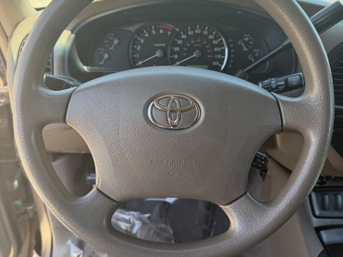 Used 2005 Toyota Sequoia SR5 RWD image 22