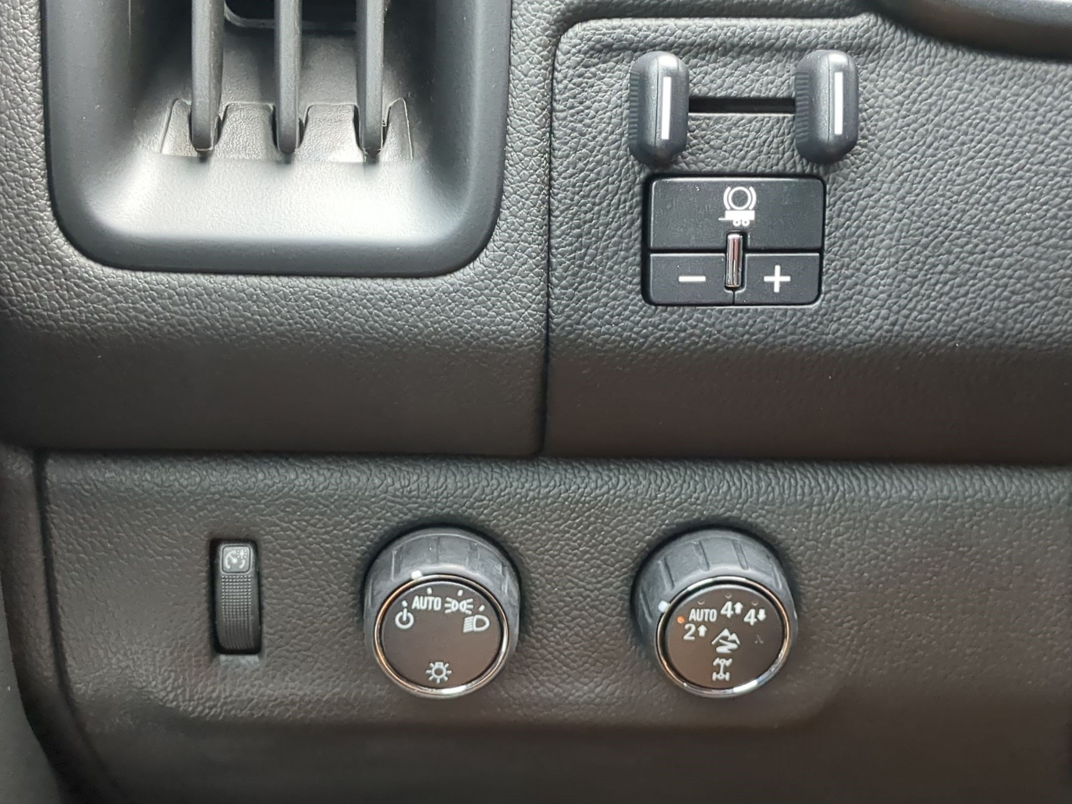 Used 2022 Chevrolet Colorado ZR2 AWD/4WD image 19