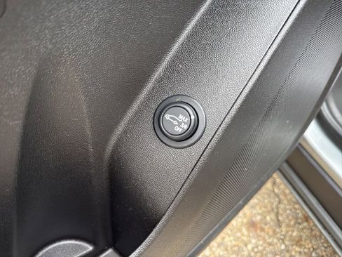 Used 2024 Chevrolet Equinox RS FWD image 14