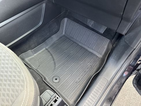 Used 2021 Ford Escape SE w/ SE Sport Appearance Package image 28