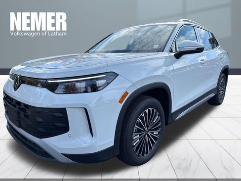 New 2025 Volkswagen Tiguan S image 1