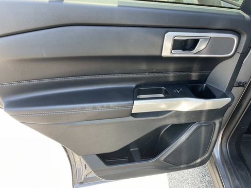 Used 2021 Ford Explorer XLT w/ Equipment Group 202A RWD image 13