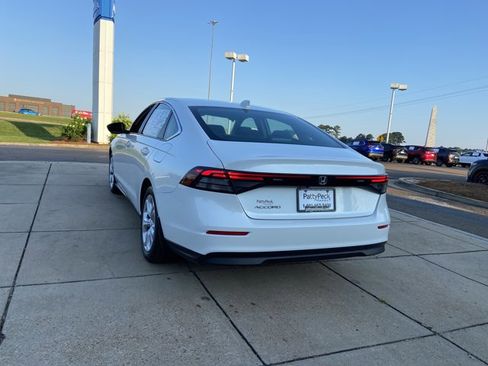 Used 2025 Honda Accord LX image 9