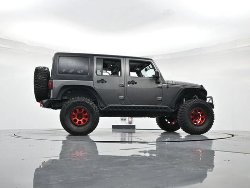 Used 2017 Jeep Wrangler Unlimited Rubicon AWD/4WD image 30