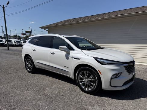 Used 2022 Buick Enclave Avenir w/ Avenir Technology Package AWD/4WD image 2