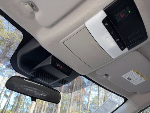 Certified 2023 Nissan Rogue SV image 25