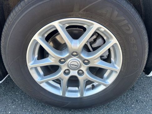 Used 2025 Chrysler Pacifica Select FWD image 32