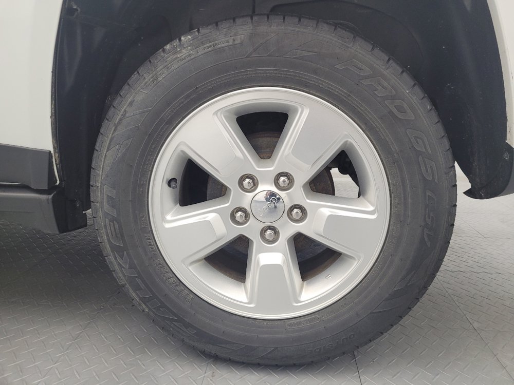 Used 2015 Jeep Compass Sport w/ Power Value Group FWD image 31