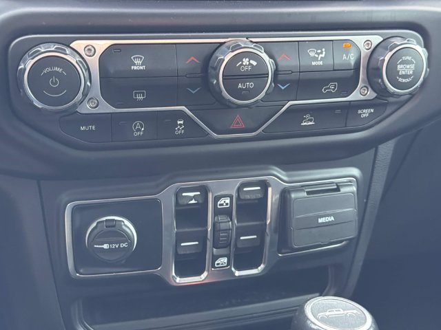 Used 2021 Jeep Gladiator Overland w/ Trailer Tow Package AWD/4WD image 27