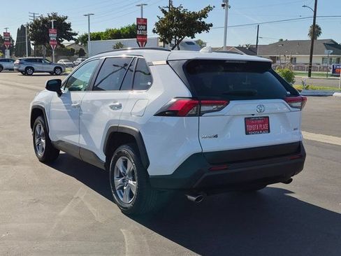 Used 2025 Toyota RAV4 XLE FWD image 11