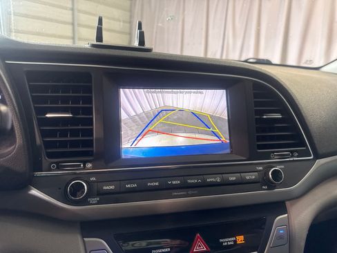 Used 2017 Hyundai Elantra SE FWD image 26