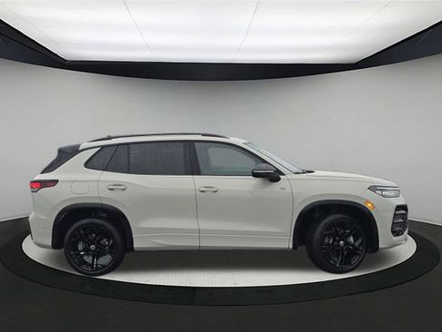 New 2026 Volkswagen Tiguan SE R-Line image 8