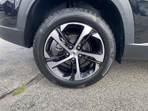 Used 2024 Chevrolet Trax RS w/ Sunroof Package FWD image 33
