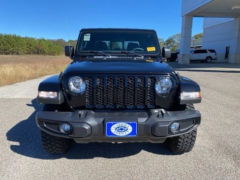 Used 2023 Jeep Gladiator Willys image 8