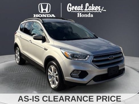 Used 2017 Ford Escape SE w/ Equipment Group 201A AWD/4WD image 1