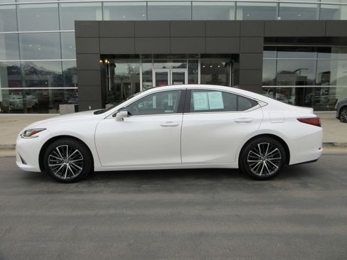 Used 2025 Lexus ES 350 w/ Premium Package image 3