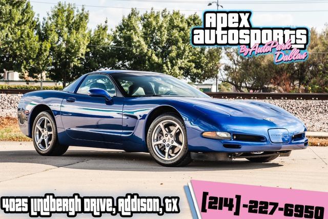Used 2003 Chevrolet Corvette Coupe w/ Preferred Equipment Group RWD image 1