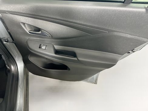 Used 2025 Buick Envista Preferred image 28