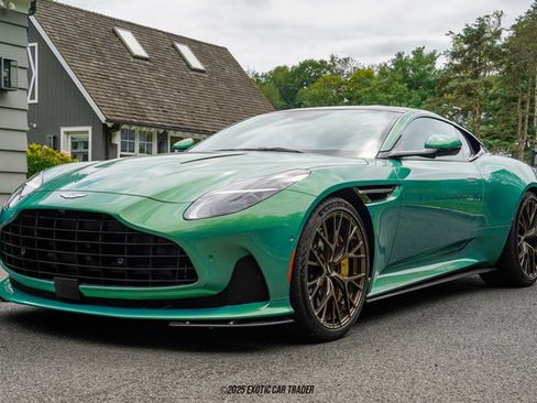 Used 2025 Aston Martin DB12 Coupe image 14