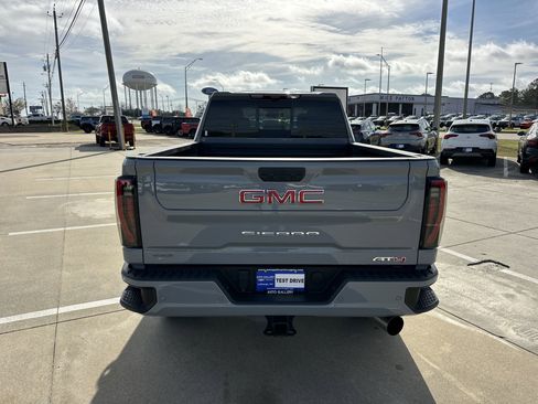 Used 2024 GMC Sierra 2500 AT4 w/ AT4 Premium Plus Package image 7