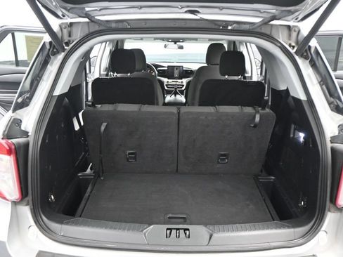 Used 2021 Ford Explorer XLT RWD image 8