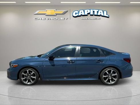 Used 2025 Honda Civic Sport image 2