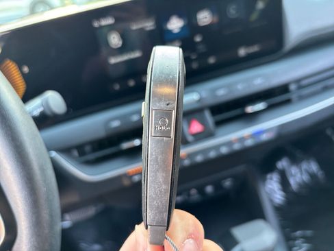 Used 2025 Kia K4 FWD image 23