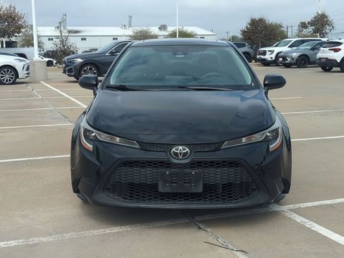 Used 2020 Toyota Corolla LE w/ LE Premium Package image 2