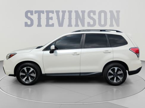 Used 2017 Subaru Forester 2.5i Premium w/ All-Weather Package AWD/4WD image 2