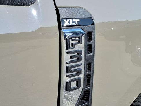 New 2026 Ford F350 XLT w/ FX4 Off-Road Package AWD/4WD image 13
