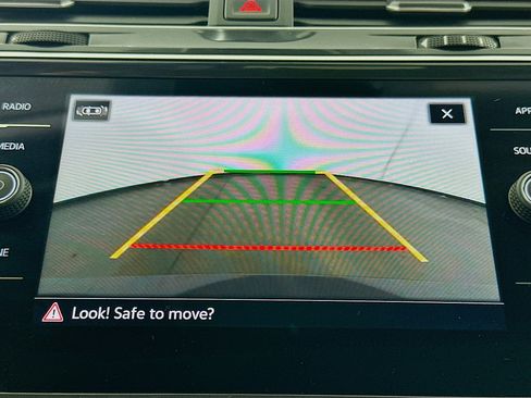 Used 2024 Volkswagen Tiguan SE image 22