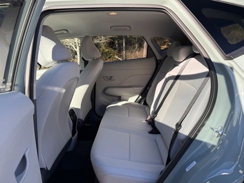 Used 2025 Hyundai Kona SEL image 25