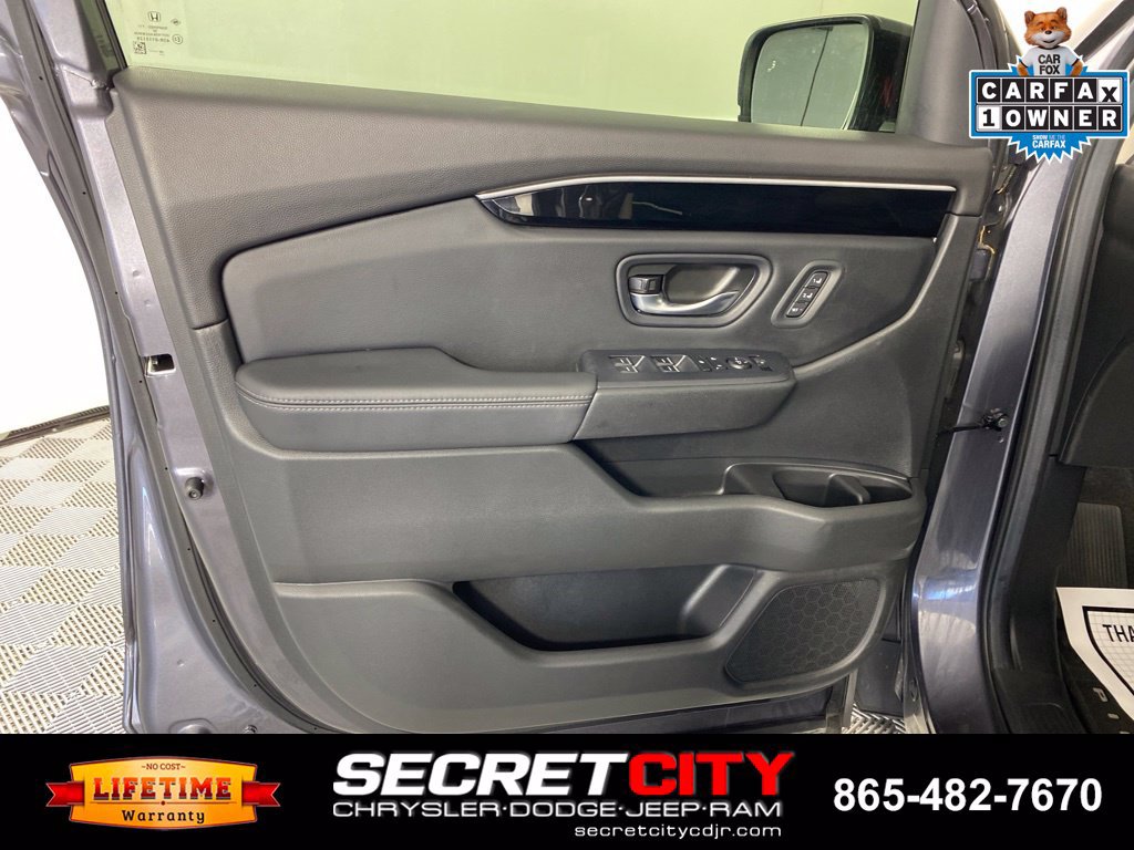 Used 2025 Honda Pilot EX-L image 12