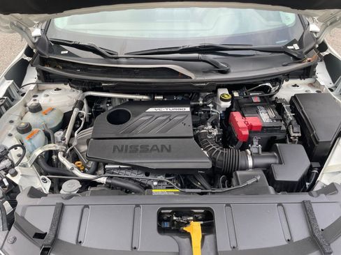 Used 2023 Nissan Rogue S image 31