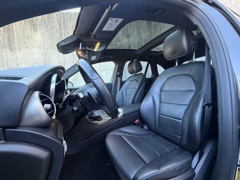 Used 2022 Mercedes-Benz GLC 300 4MATIC image 11