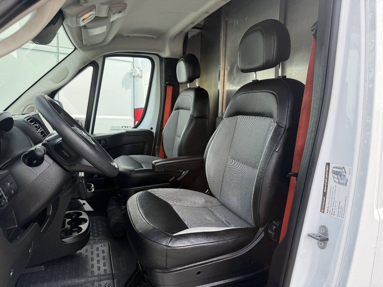 Used 2023 RAM ProMaster 3500 w/ Lane Management Group FWD image 10